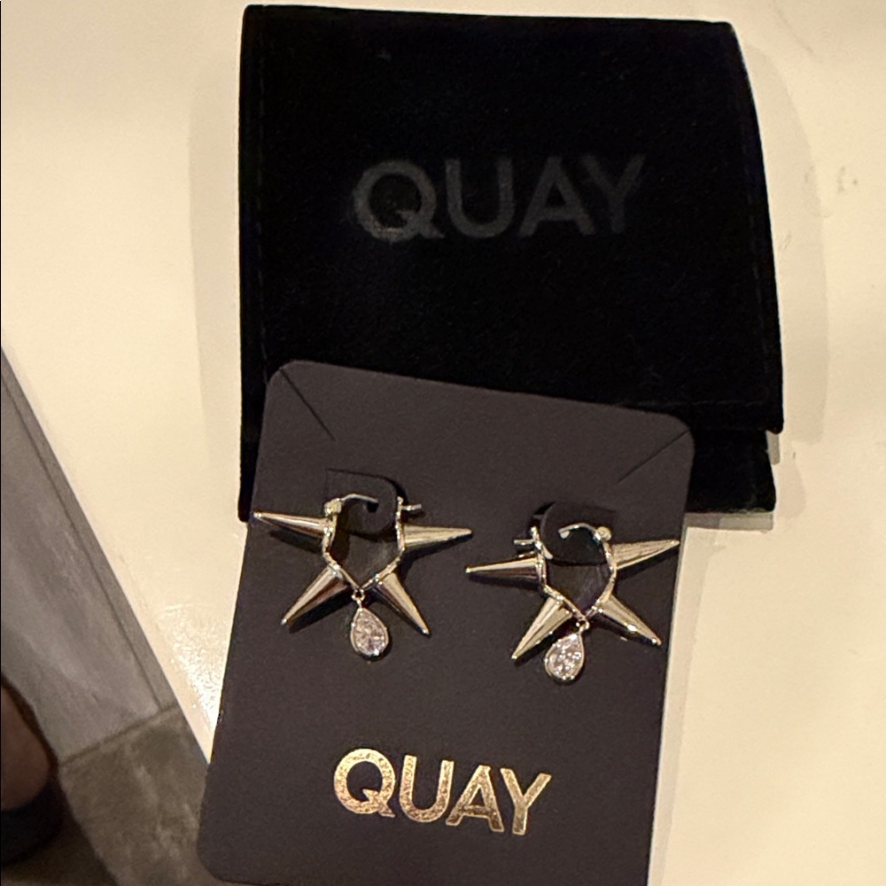 Quay Gold Star Earrings